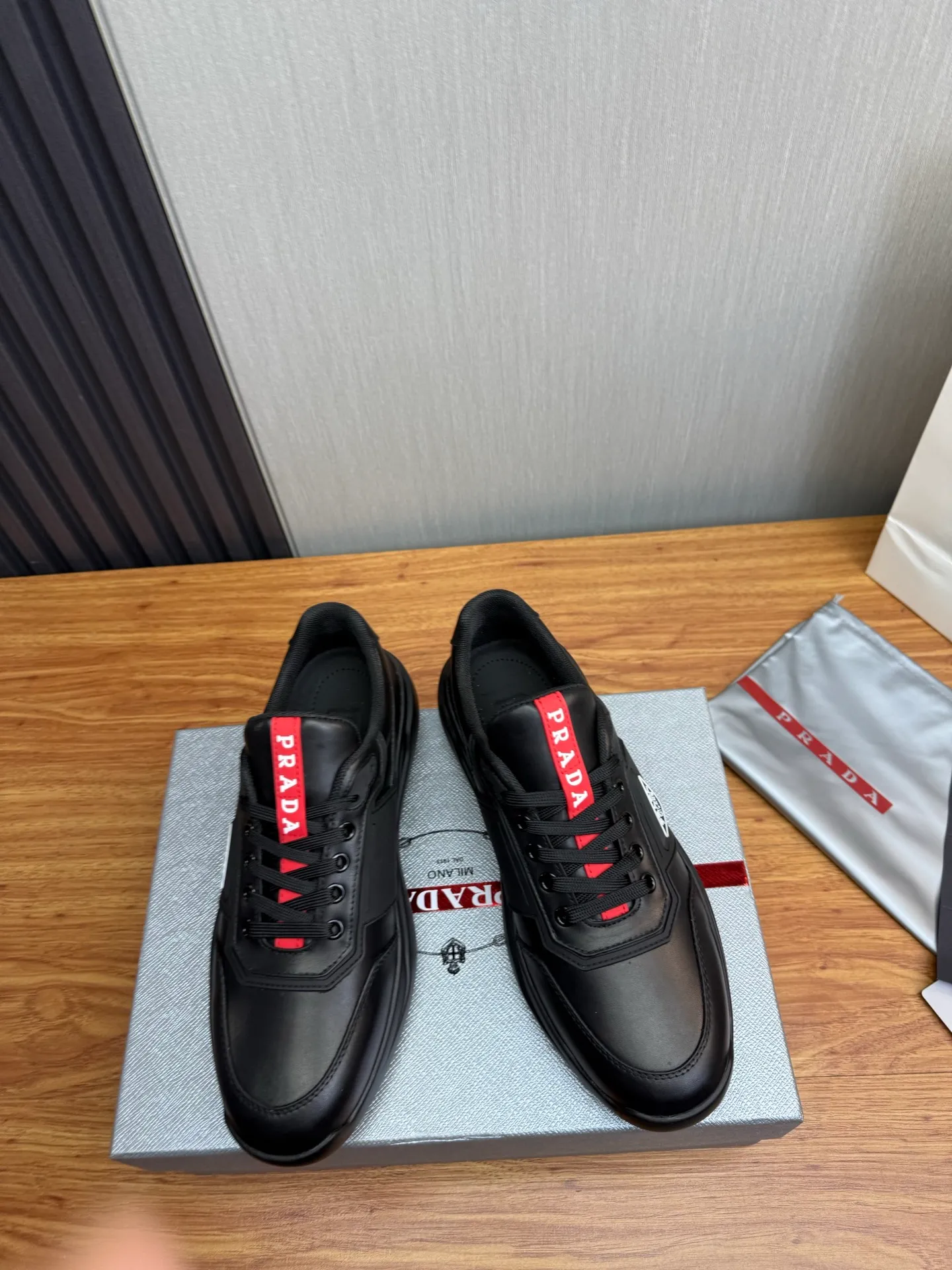 Factory price 600💰 [PRADA] Popular items in men's shoe counters, synchronized with the official website, 1 high-quality shipment ✔️Original cowhide + cowhide lining, 1🆚1 replica, original sole, 38-45 (45 customized, non-refundable)